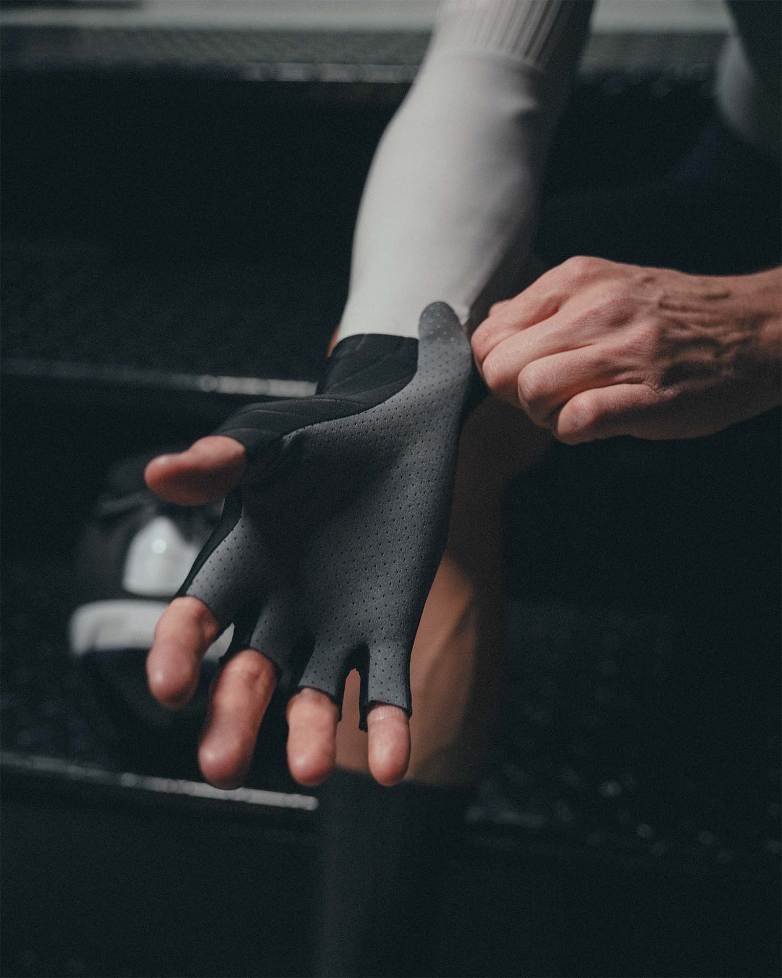 Speedwear Aero Time Trial Gloves - Image 2